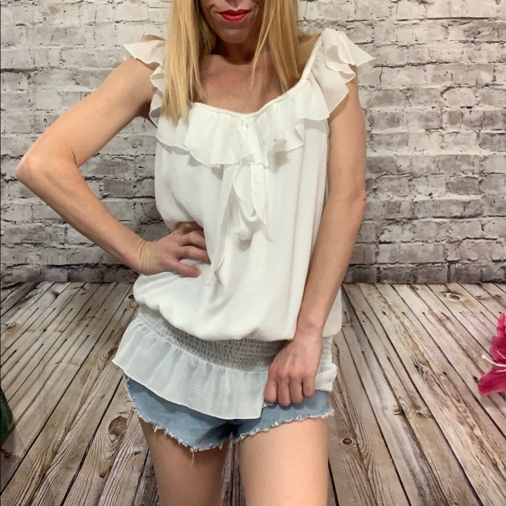 ‼️Hypnotized White Crape Ruffle Top Size Large‼️ - Picture 7 of 8